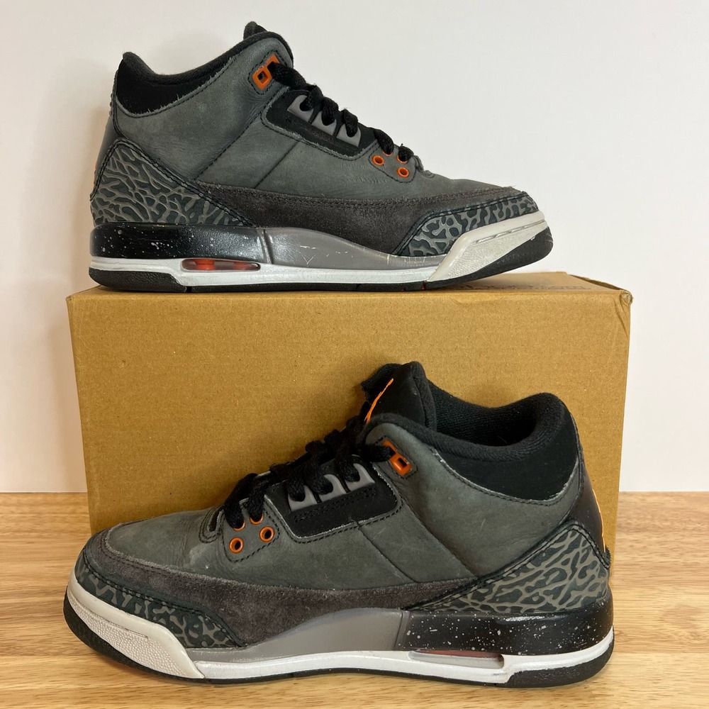 Air Jordan 3 Retro 'Fear' 2013 GS Size 5Y - 626968-040 - Picture 2 of 7
